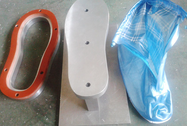 双头脚踏高周波焊接防水鞋套样品